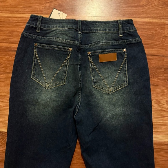 Flamingals Straight Leg Jeans - Picture 4 of 5